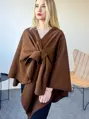 Asymmetrischer Poncho für Damen